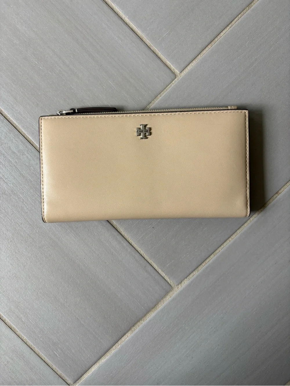 Tory Burch Blake Slim Envelope Wallet | Clay with Blue & Orange Accents